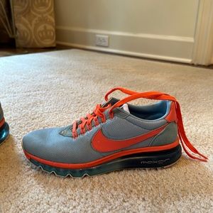 Custom Nike Max Air. Only worn once. Size 8.5. Great condition!
